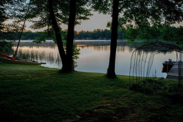 Van Ettan Lake Lodge (Van Etten Lake Lodge) - Loud Island Photo From Drone Pro Media